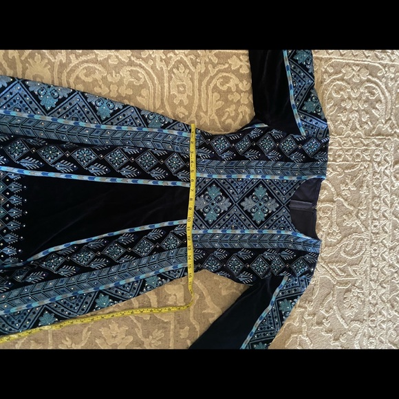Blue Velvet Palestinian Thobe - Picture 5 of 13